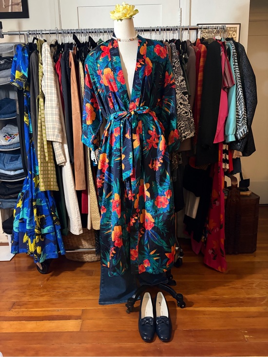 Other - Valerie Stevens kaftan-style floral robe duster.